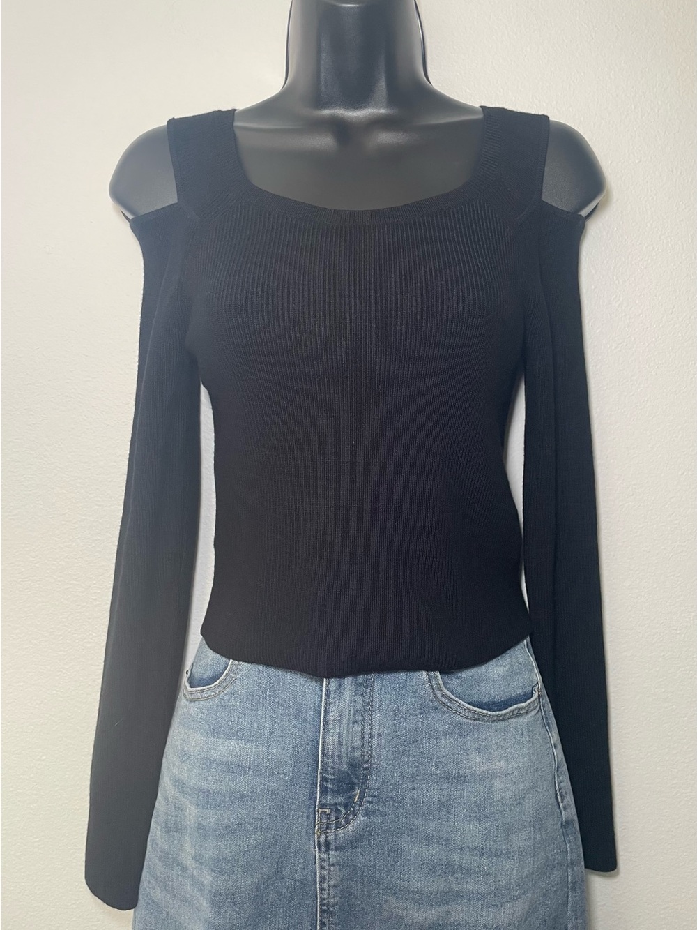 NWT Express Black Ribbed Cold Shoulder Sweater Top Small - Picture 2 of 8